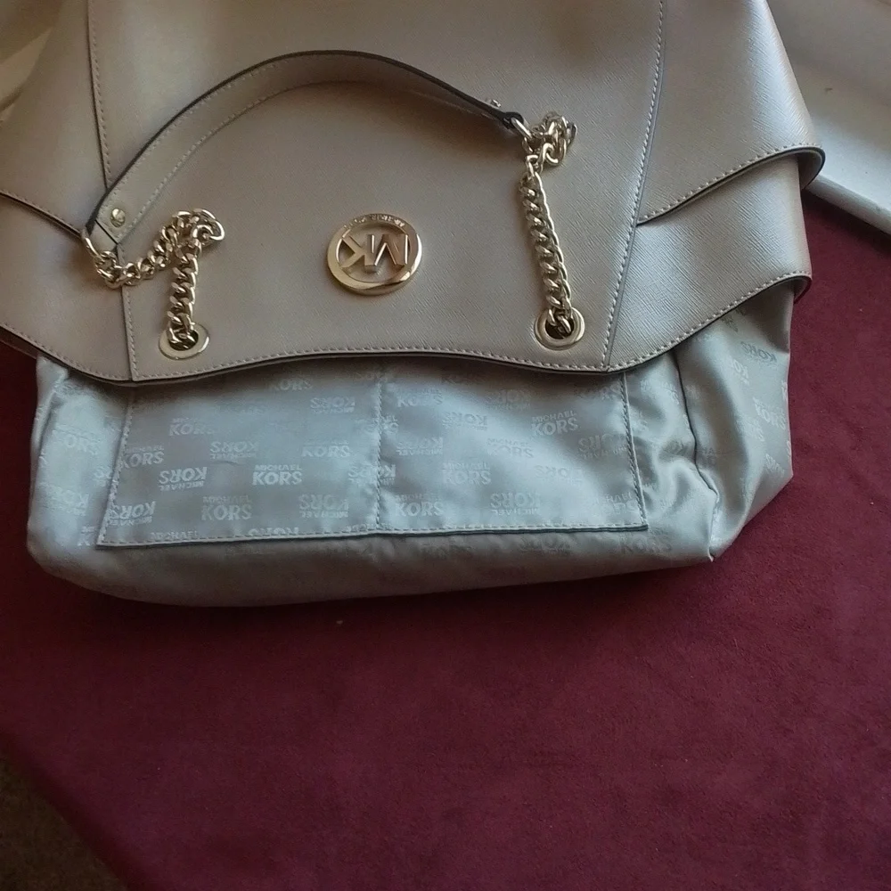 Michael Kors Blush Cream w/Gold Chains/Accents NEW🥰Excellent - Picture 9 of 10